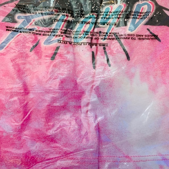 NWT Authentic Pink Floyd graphic tee. - Picture 3 of 4